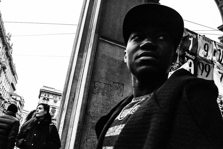 Photographer Captures The Gritty Spirt Of Milano In Candid Photos