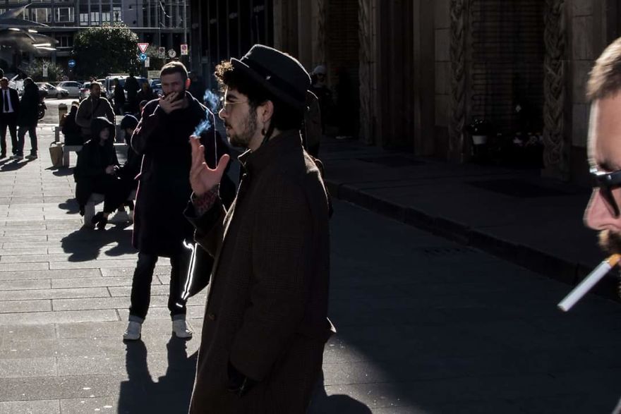 Photographer Captures The Gritty Spirt Of Milano In Candid Photos