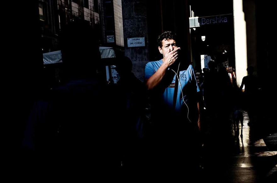 Photographer Captures The Gritty Spirt Of Milano In Candid Photos