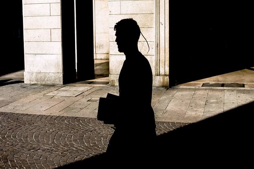 Photographer Captures The Gritty Spirt Of Milano In Candid Photos