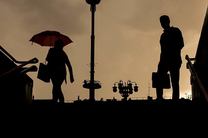 Photographer Captures The Gritty Spirt Of Milano In Candid Photos