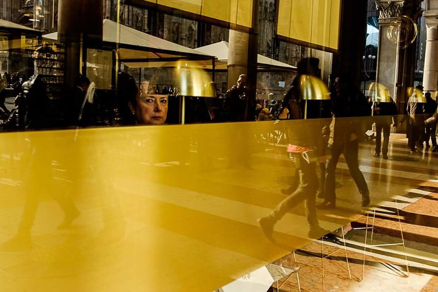 Photographer Captures The Gritty Spirt Of Milano In Candid Photos