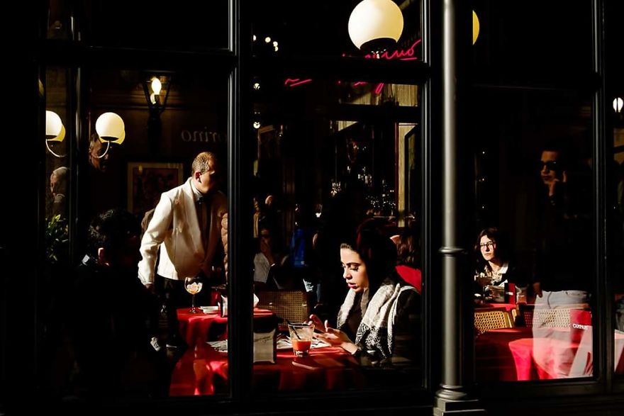 Photographer Captures The Gritty Spirt Of Milano In Candid Photos