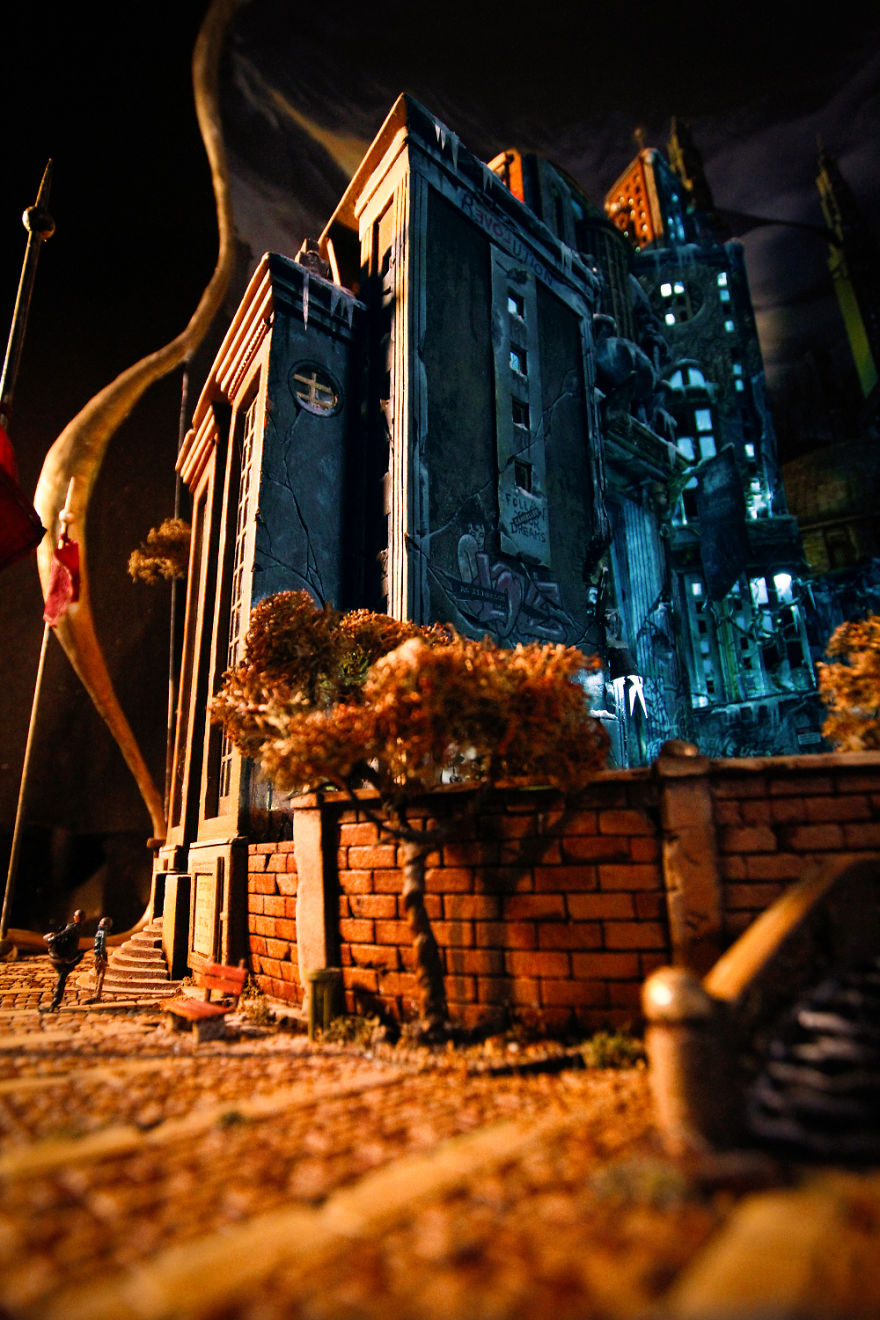 I Created A Modern Oscar Wilde’s ‘Happy Prince’ Miniature I Created A Modern Oscar Wilde’s ‘Happy Prince’ Miniature