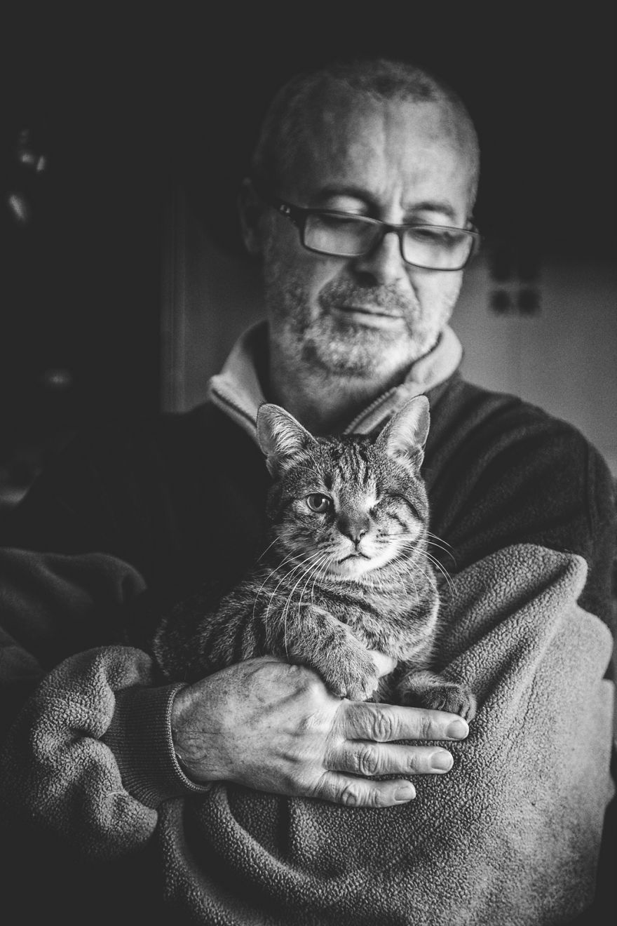 I Photograph Men With Their Cats And The Result Is Cuteness Overload!