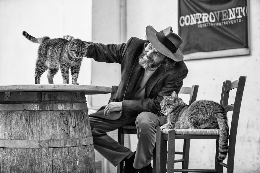 I Photograph Men With Their Cats And The Result Is Cuteness Overload!