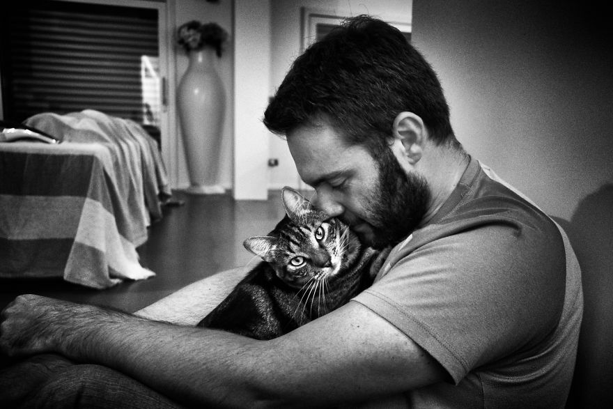 I Photograph Men With Their Cats And The Result Is Cuteness Overload!