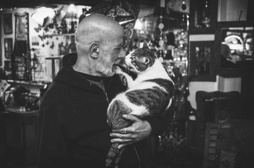 I Photograph Men With Their Cats And The Result Is Cuteness Overload!