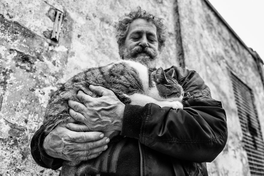 I Photograph Men With Their Cats And The Result Is Cuteness Overload!