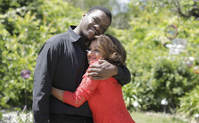 Woman Finds Baby Buried Alive While Jogging, Here’s How He Looks 20 Years Later When They Reunite Woman Finds Baby Buried Alive While Jogging, Here’s How He Looks 20 Years Later When They Reunite