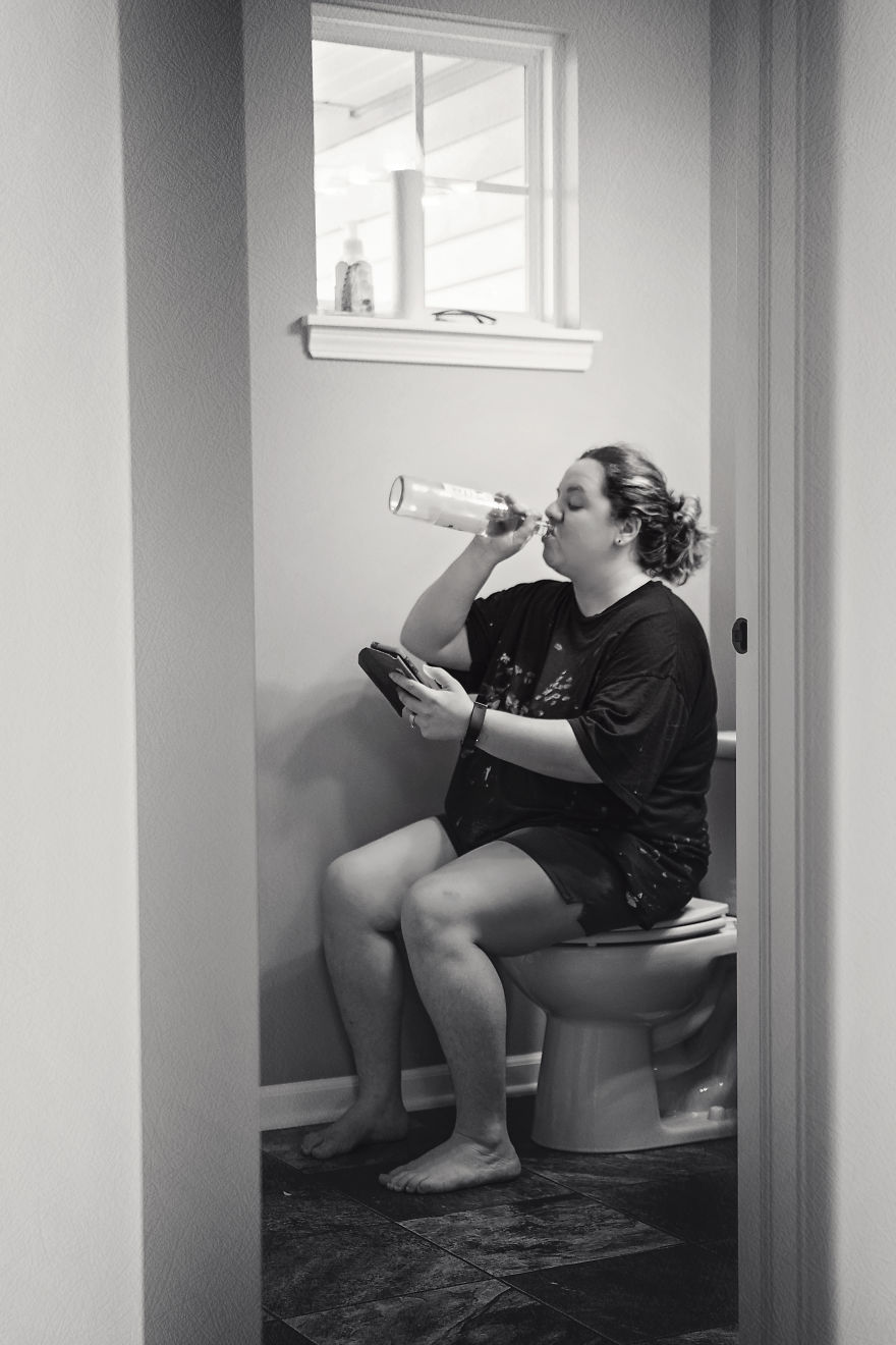 I Took These 22 Brutally Honest Photos Of Moms To Show What “Mother’s Day” Really Looks Like