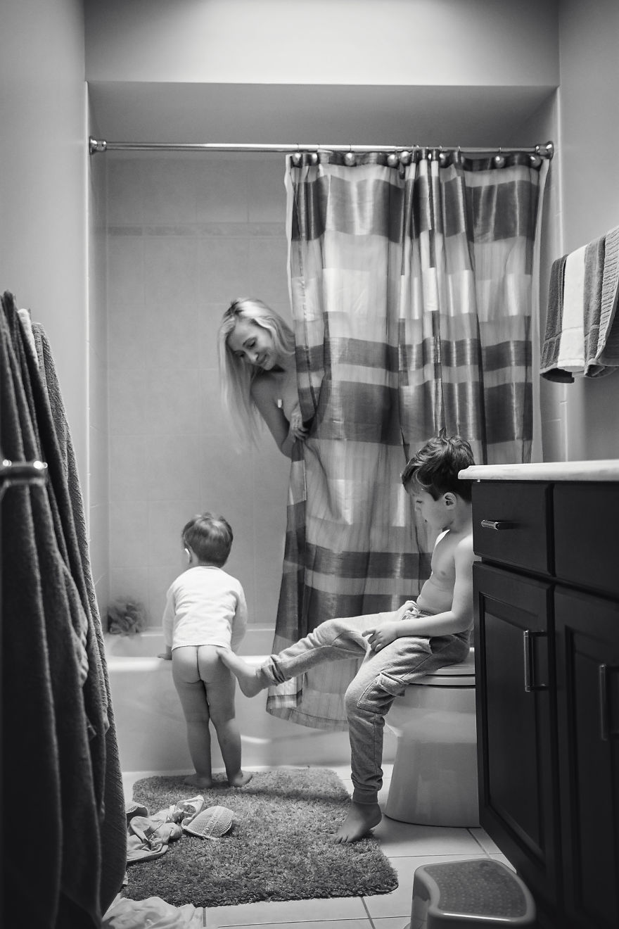 I Took These 22 Brutally Honest Photos Of Moms To Show What “Mother’s Day” Really Looks Like