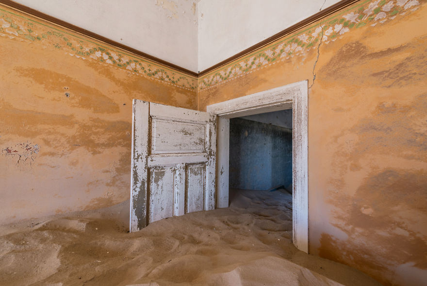 I Photographed An Abandoned Mining Village Sunken In Sand And Lost In The Namibian Desert I Photographed An Abandoned Mining Village Sunken In Sand And Lost In The Namibian Desert