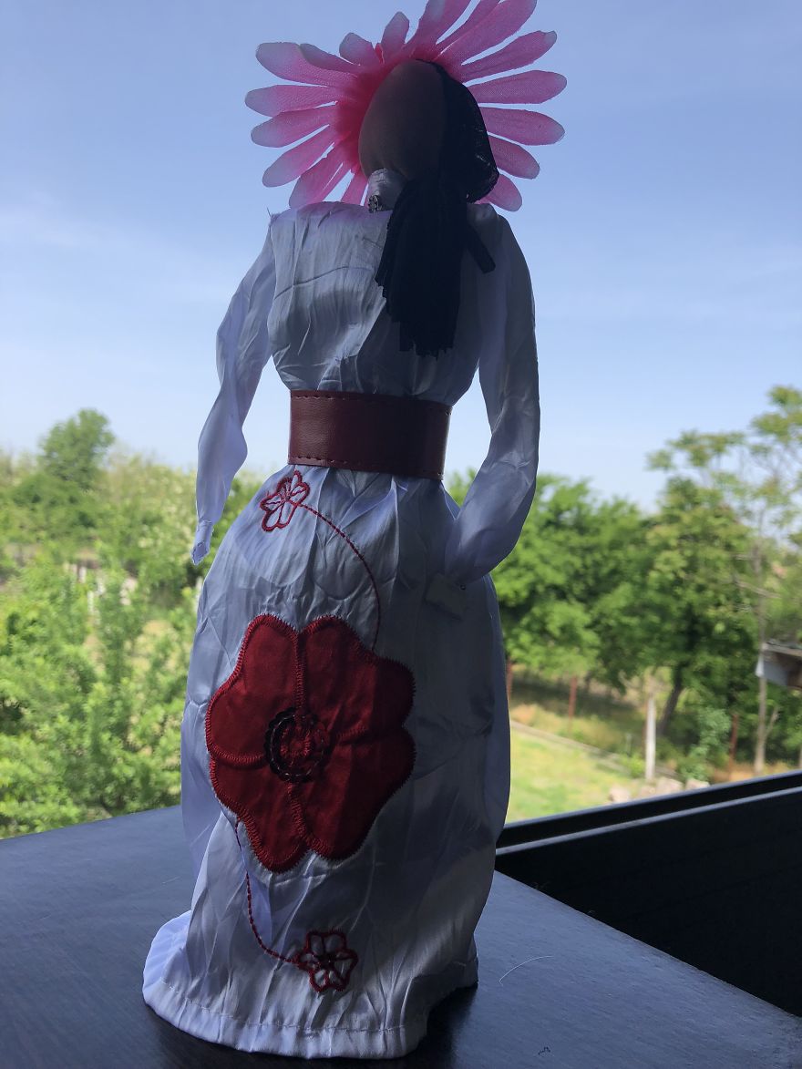 My Mother Makes Fashion Models From Beer Bottles, Here’s What She Made So Far My Mother Makes Fashion Models From Beer Bottles, Here’s What She Made So Far