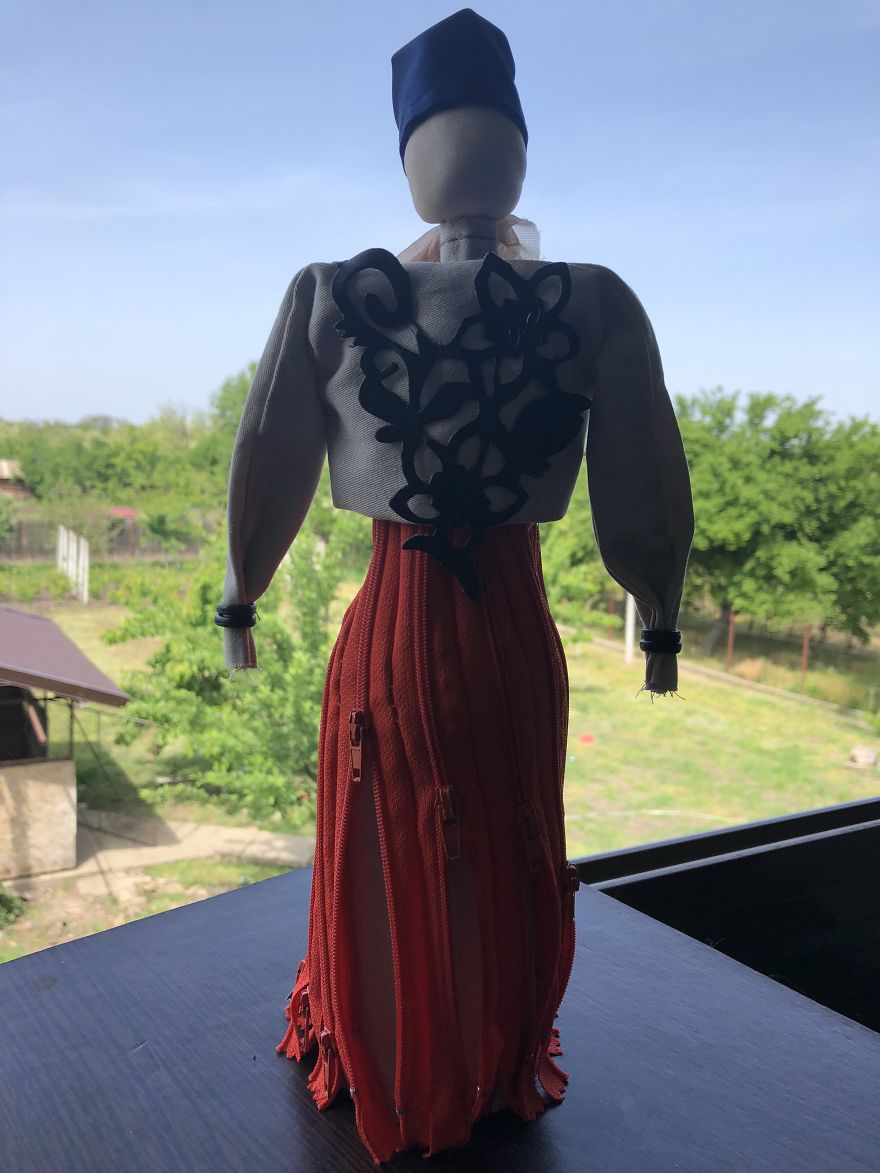 My Mother Makes Fashion Models From Beer Bottles, Here’s What She Made So Far My Mother Makes Fashion Models From Beer Bottles, Here’s What She Made So Far