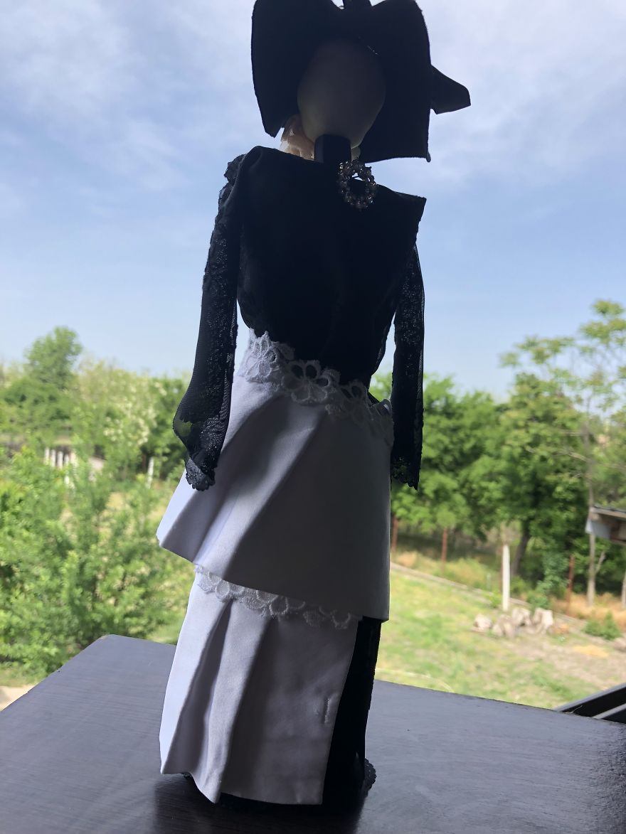 My Mother Makes Fashion Models From Beer Bottles, Here’s What She Made So Far My Mother Makes Fashion Models From Beer Bottles, Here’s What She Made So Far