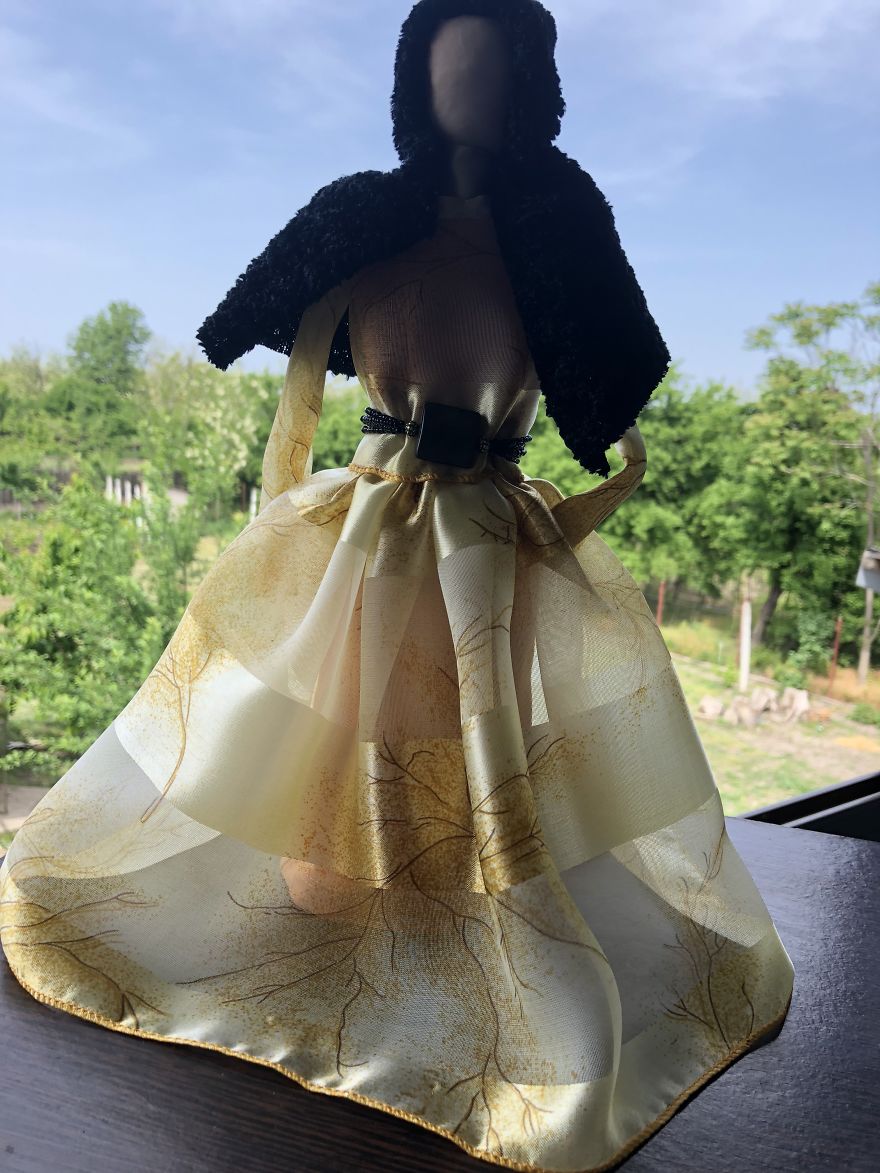 My Mother Makes Fashion Models From Beer Bottles, Here’s What She Made So Far My Mother Makes Fashion Models From Beer Bottles, Here’s What She Made So Far