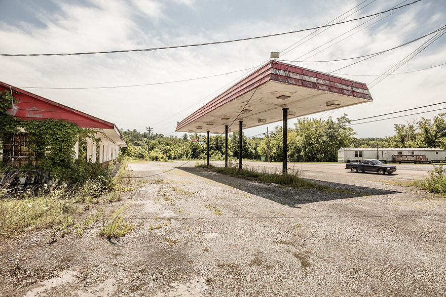 Out Of Gas – The Abandoned Gas Stations In The South Of The United States Of America Out Of Gas – The Abandoned Gas Stations In The South Of The United States Of America