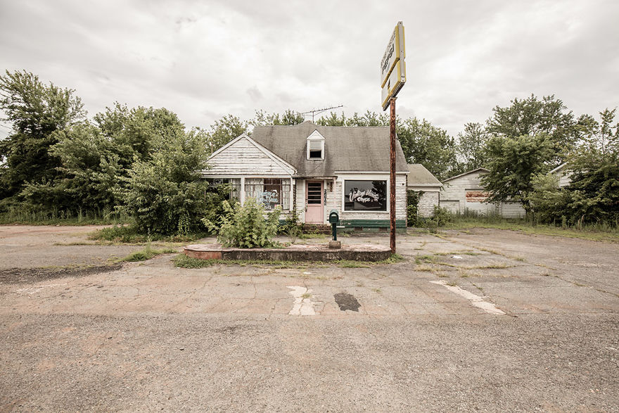Out Of Gas – The Abandoned Gas Stations In The South Of The United States Of America Out Of Gas – The Abandoned Gas Stations In The South Of The United States Of America