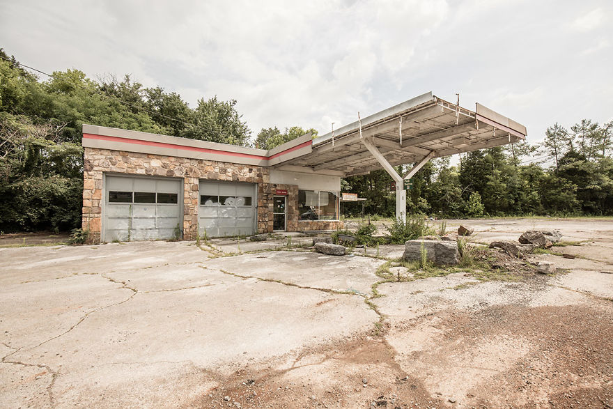 Out Of Gas – The Abandoned Gas Stations In The South Of The United States Of America Out Of Gas – The Abandoned Gas Stations In The South Of The United States Of America
