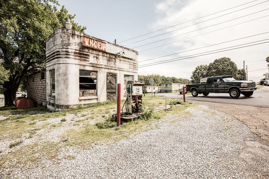 Out Of Gas – The Abandoned Gas Stations In The South Of The United States Of America Out Of Gas – The Abandoned Gas Stations In The South Of The United States Of America