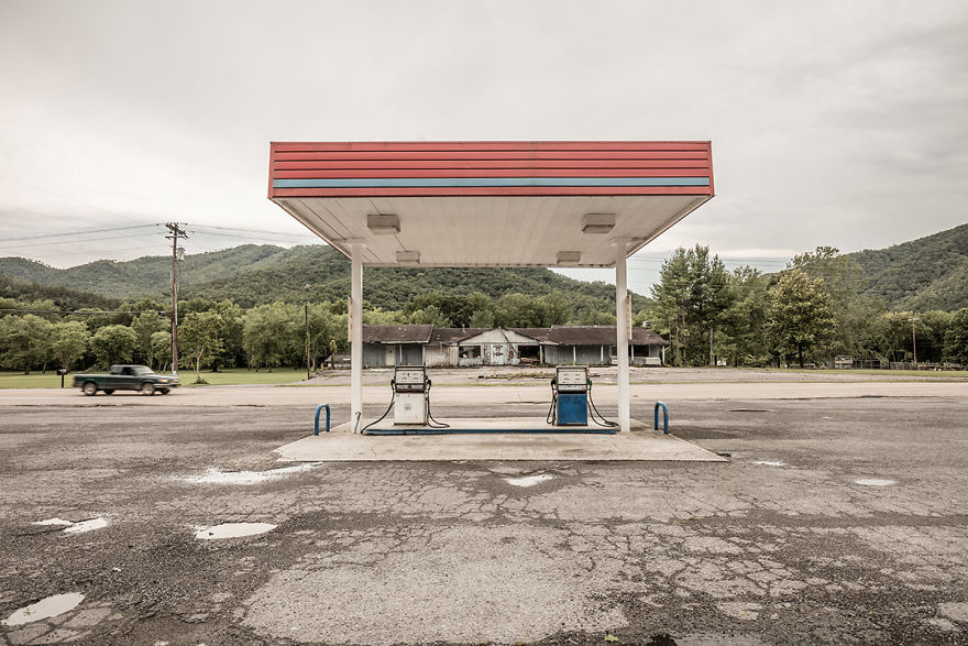 Out Of Gas – The Abandoned Gas Stations In The South Of The United States Of America Out Of Gas – The Abandoned Gas Stations In The South Of The United States Of America