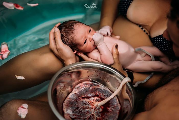 30 Powerful NSFW Photos From The 2018 Birth Photo Competition Prove That Moms Are Badass