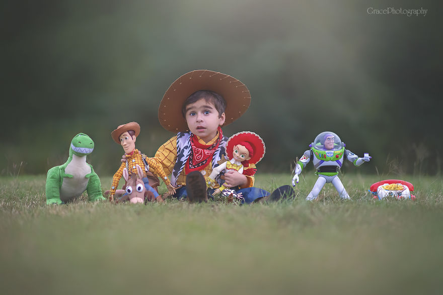 Texas Mom Photographs Her Children Dressed In Their Favorite Disney Characters, And The Results Are Amazing Texas Mom Photographs Her Children Dressed In Their Favorite Disney Characters, And The Results Are Amazing
