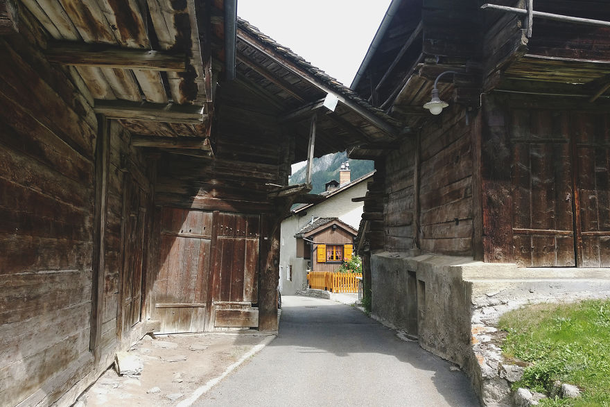 Tour Du Mont Blanc: Strolling At The Edge Of The World Tour Du Mont Blanc: Strolling At The Edge Of The World