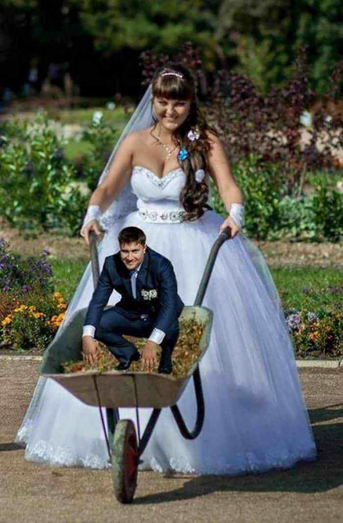 89 Awkward Russian Wedding Photos That Are So Bad They’re Good 89 Awkward Russian Wedding Photos That Are So Bad They’re Good