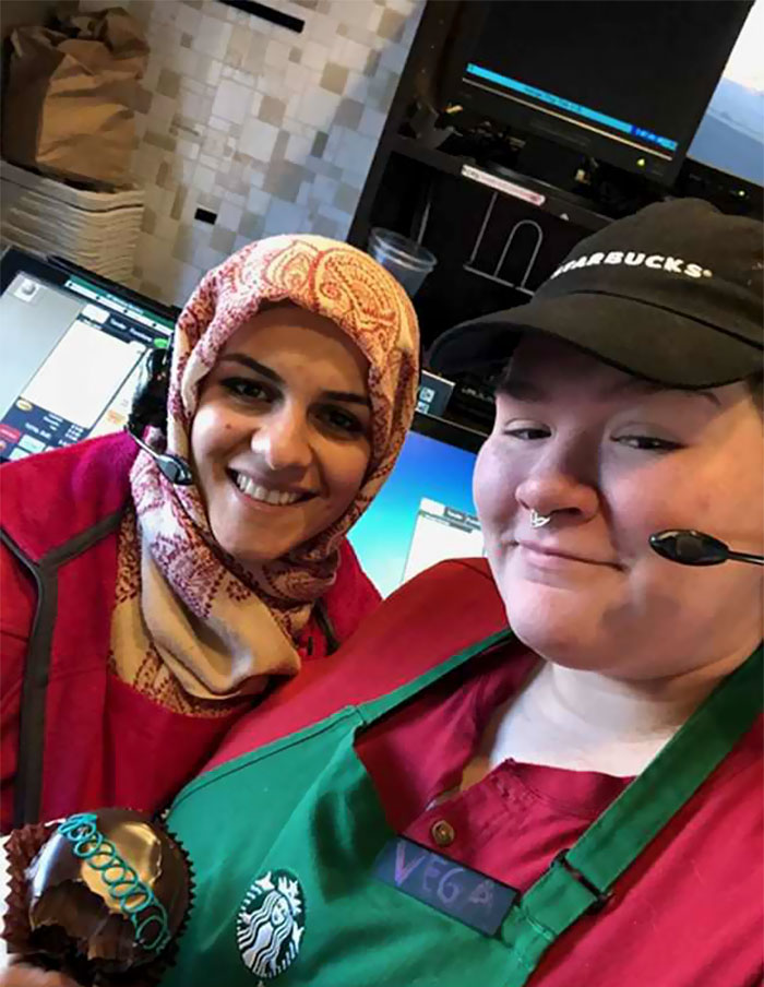 Teenager Fat-Shamed In A Bakery Comes Up With A Genius Revenge On The Spot Teenager Fat-Shamed In A Bakery Comes Up With A Genius Revenge On The Spot