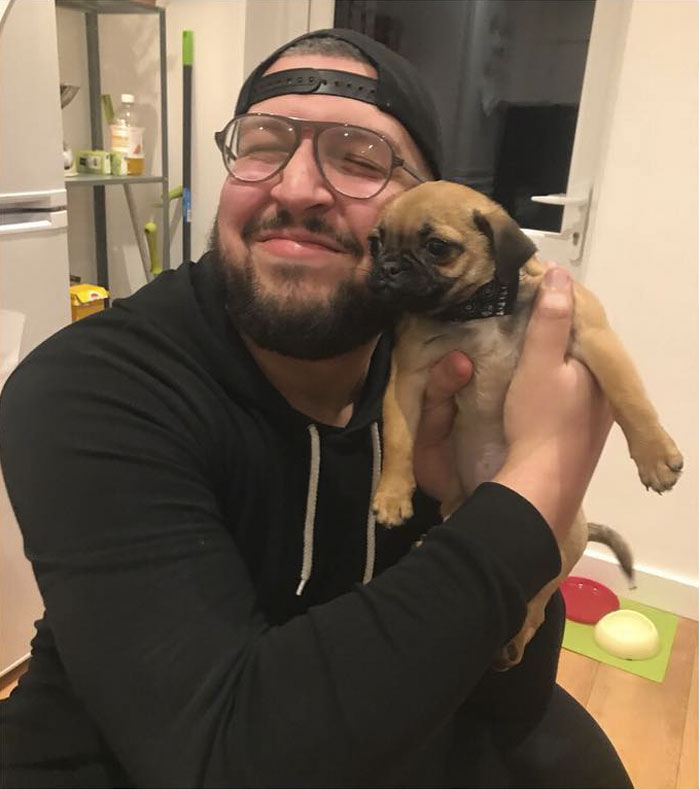 Guy Moves In With Two Women, Is Surprised At How Different They Do Everything Guy Moves In With Two Women, Is Surprised At How Different They Do Everything