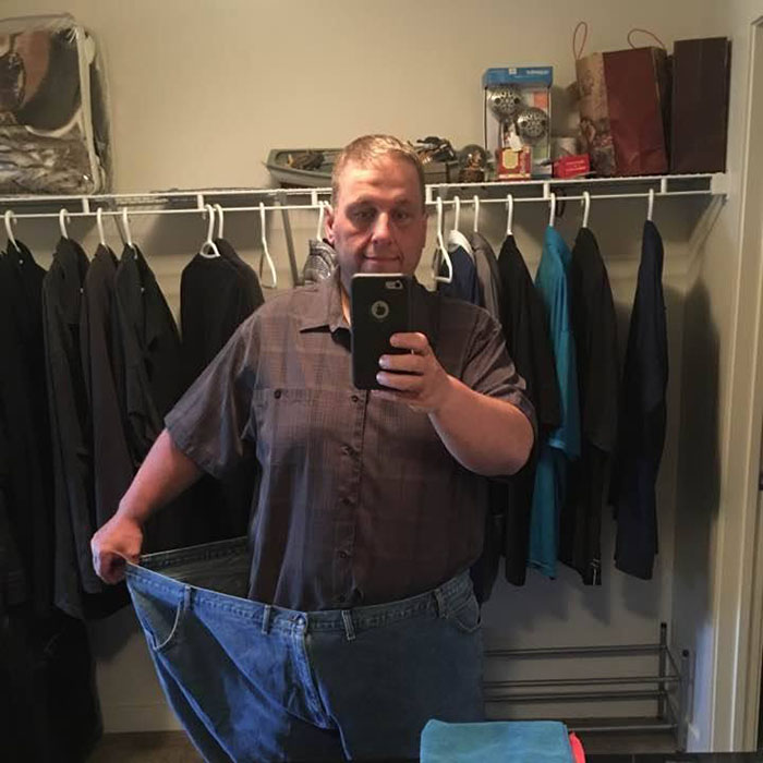 Obese Dad Finds Out He Needs 2 Seats On Evacuation Flight, Transforms His Body Beyond Recognition In 2 Years Obese Dad Finds Out He Needs 2 Seats On Evacuation Flight, Transforms His Body Beyond Recognition In 2 Years