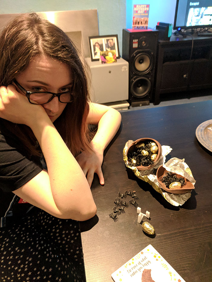 Guy Wins This Years &#8216;Easter April Fools&#8217; By Pranking His Girlfriend And Her Facial Expression Says It All