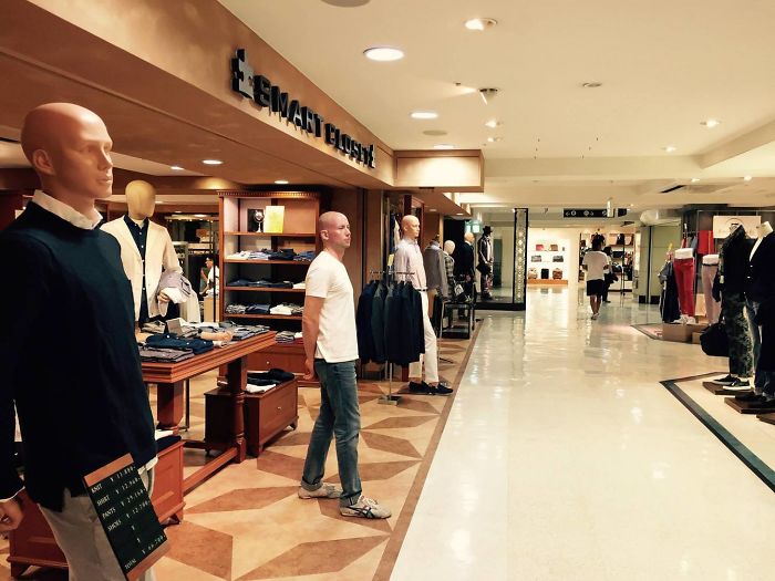 56 Of The Most Hilarious Moments In Mannequin History 56 Of The Most Hilarious Moments In Mannequin History