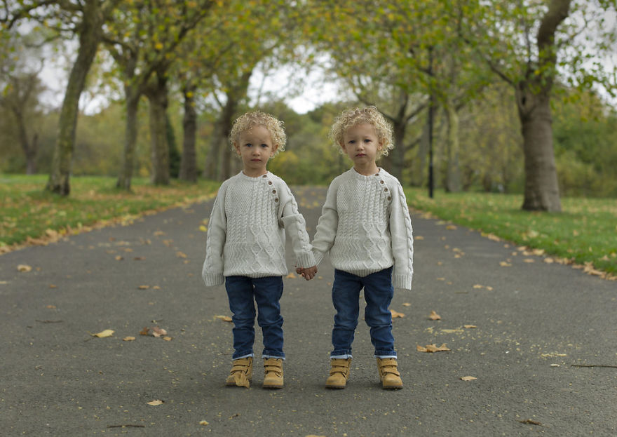 Portraits Of Identical Twins Show Just How Different They Are