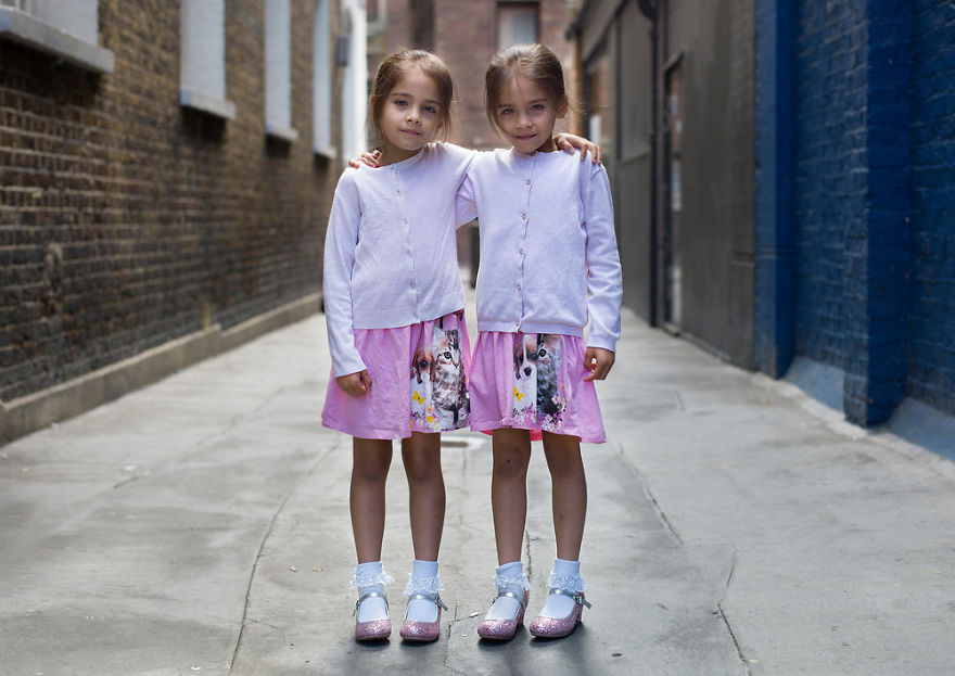 Portraits Of Identical Twins Show Just How Different They Are