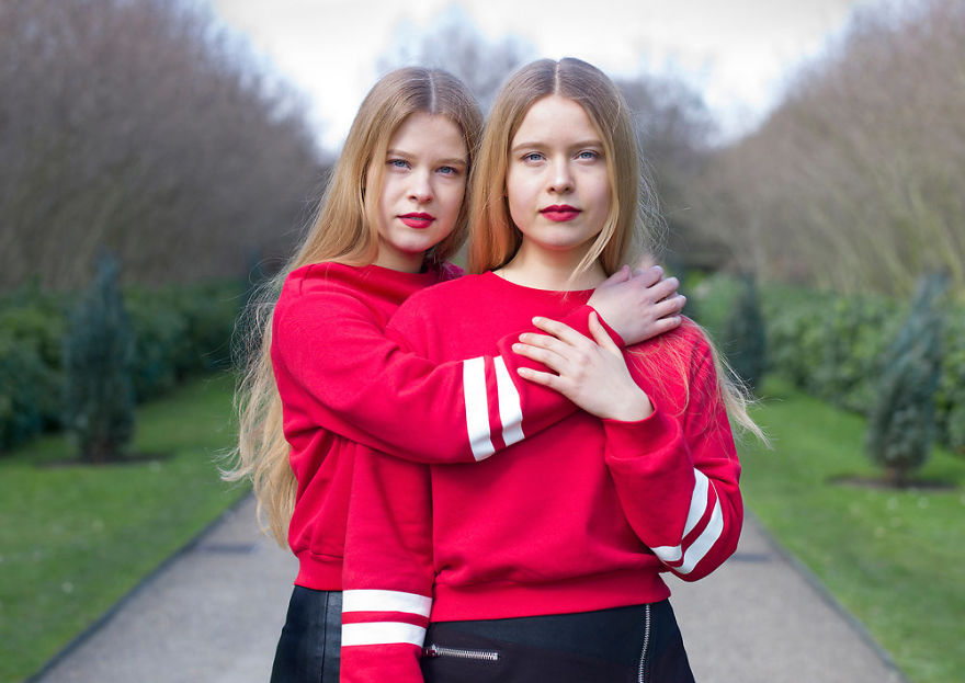 Portraits Of Identical Twins Show Just How Different They Are