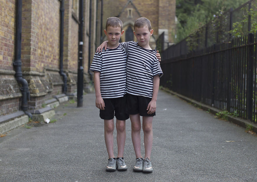 Portraits Of Identical Twins Show Just How Different They Are
