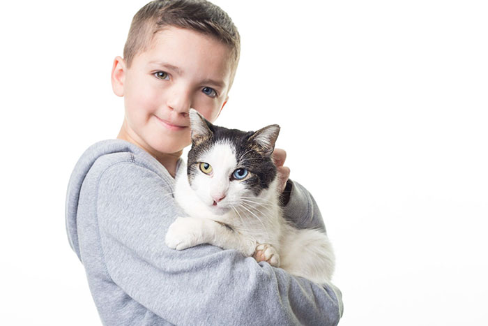 Bullied 7 Year-Old Finds Cat With Same Rare Eye Condition And Cleft Lip, And It’s Like Destiny Exists Bullied 7 Year-Old Finds Cat With Same Rare Eye Condition And Cleft Lip, And It’s Like Destiny Exists