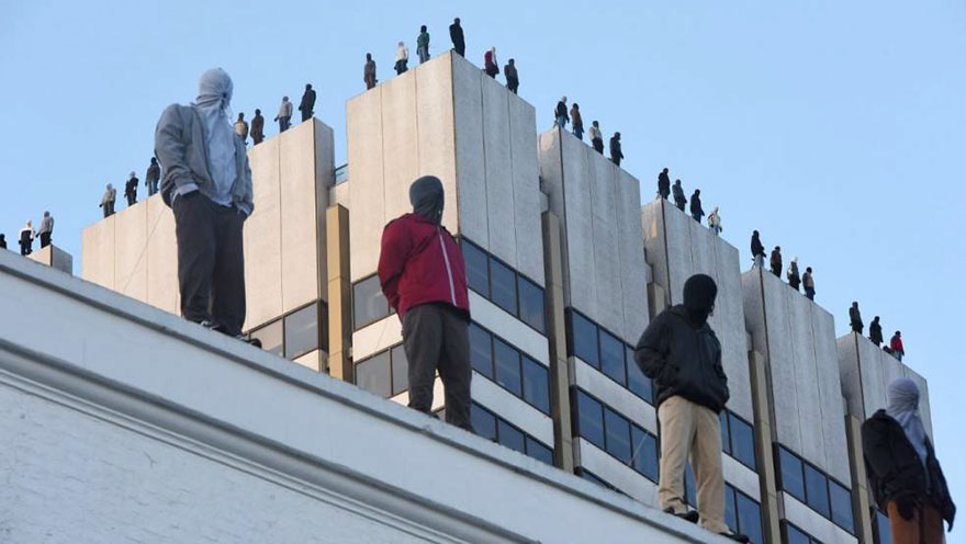 84 Sculptures Appear On Top Of A Building In London To Bring Awareness To Male Suicide Problem