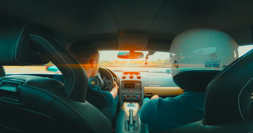 This Man Is Driving Lamborghini Gallardo With No Arms! This Man Is Driving Lamborghini Gallardo With No Arms!