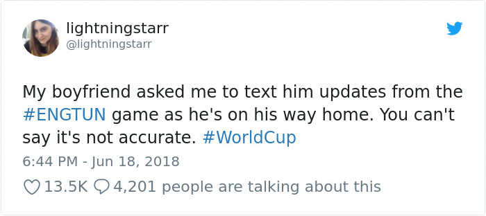Guy Asks Girlfriend To Text Him Football Game Updates, And People Can’t Stop Laughing Now Guy Asks Girlfriend To Text Him Football Game Updates, And People Can’t Stop Laughing Now