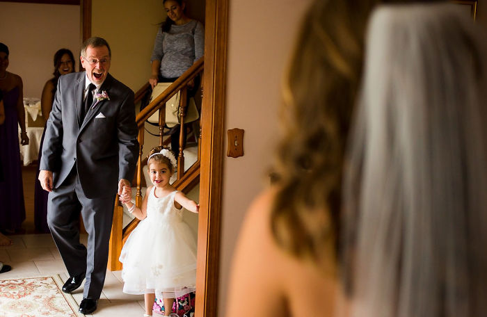179 Times Fathers Couldn’t Hold Back Their Emotions After Seeing Daughters In Wedding Dresses For The First Time 179 Times Fathers Couldn’t Hold Back Their Emotions After Seeing Daughters In Wedding Dresses For The First Time