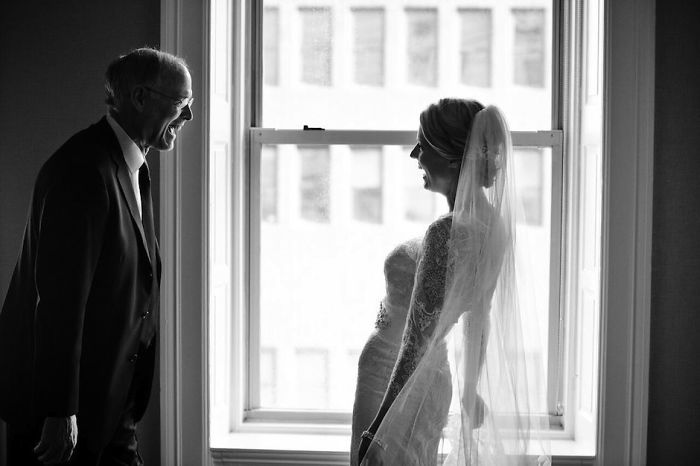 179 Times Fathers Couldn’t Hold Back Their Emotions After Seeing Daughters In Wedding Dresses For The First Time 179 Times Fathers Couldn’t Hold Back Their Emotions After Seeing Daughters In Wedding Dresses For The First Time