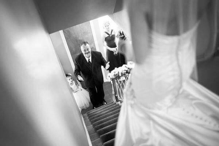 179 Times Fathers Couldn’t Hold Back Their Emotions After Seeing Daughters In Wedding Dresses For The First Time 179 Times Fathers Couldn’t Hold Back Their Emotions After Seeing Daughters In Wedding Dresses For The First Time