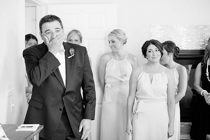 179 Times Fathers Couldn’t Hold Back Their Emotions After Seeing Daughters In Wedding Dresses For The First Time 179 Times Fathers Couldn’t Hold Back Their Emotions After Seeing Daughters In Wedding Dresses For The First Time