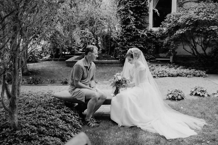 179 Times Fathers Couldn’t Hold Back Their Emotions After Seeing Daughters In Wedding Dresses For The First Time 179 Times Fathers Couldn’t Hold Back Their Emotions After Seeing Daughters In Wedding Dresses For The First Time