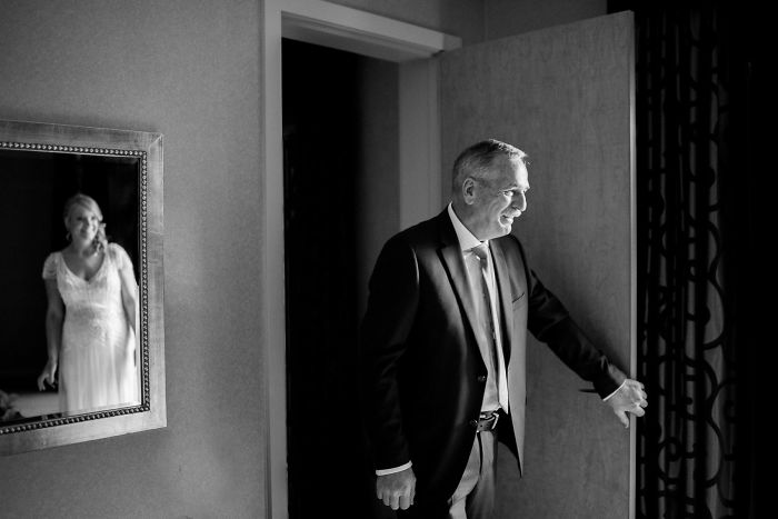 179 Times Fathers Couldn’t Hold Back Their Emotions After Seeing Daughters In Wedding Dresses For The First Time 179 Times Fathers Couldn’t Hold Back Their Emotions After Seeing Daughters In Wedding Dresses For The First Time