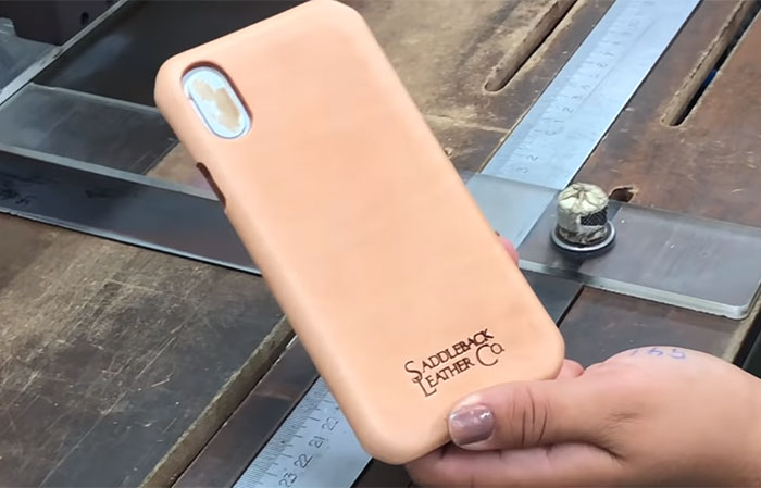 Pro-Vegan Guy Attacks iPhone Case Makers For Killing Animals To Make Cases, And Company’s Reply Goes Viral Pro-Vegan Guy Attacks iPhone Case Makers For Killing Animals To Make Cases, And Company’s Reply Goes Viral